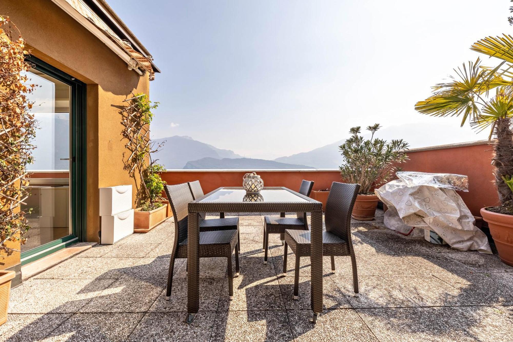 Ferienwohnung Casa Sara With Swimming Pool Riva del Garda Exterior foto