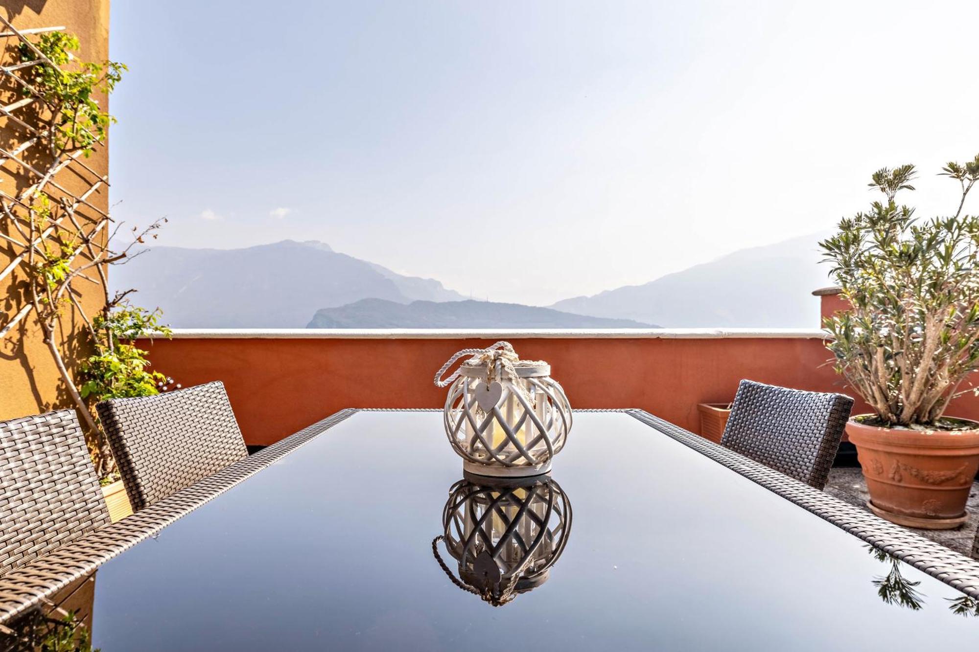 Ferienwohnung Casa Sara With Swimming Pool Riva del Garda Exterior foto